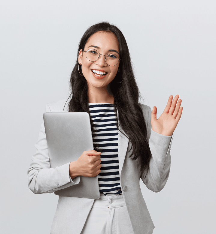 A woman participating in an e-learning course on her laptop.